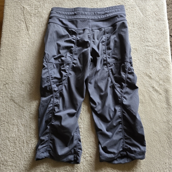 Lululemon Studio Crop dark grey unlined size 4 - Picture 6 of 11